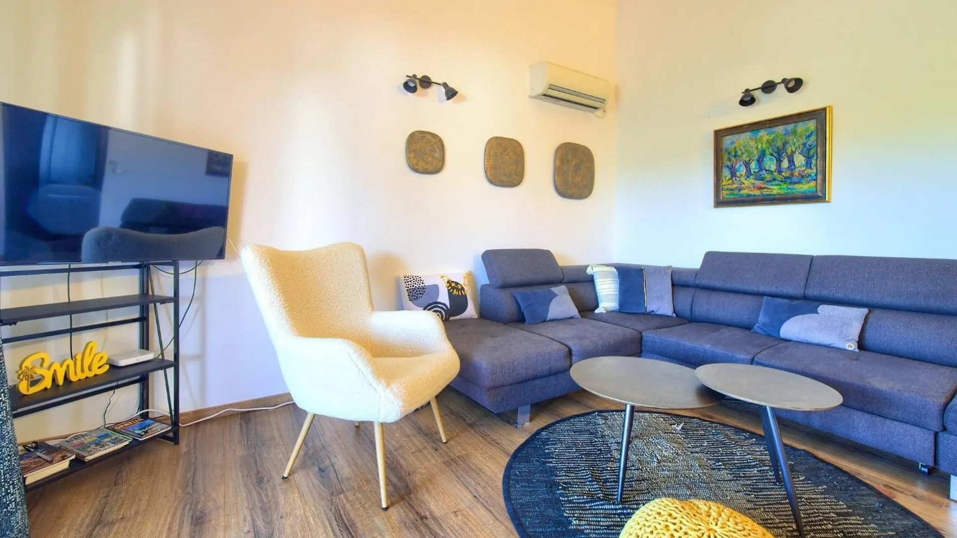 Elegant And Vibrant Apartment With Terrace And Sea View Kornic